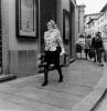 Jeanne Moreau davanti al teatro Metastasio : primavera 1988