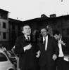 Giulio Andreotti e Silvano Bambagioni in piazza San Domenico...