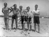 Gruppo di giovani in spiaggia