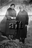 Due donne : a destra Maria Celeste Ponte, figlia del nonno d...