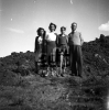 Gruppo familiare in posa sull'Etna